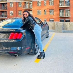 Meet your Posher, Tania